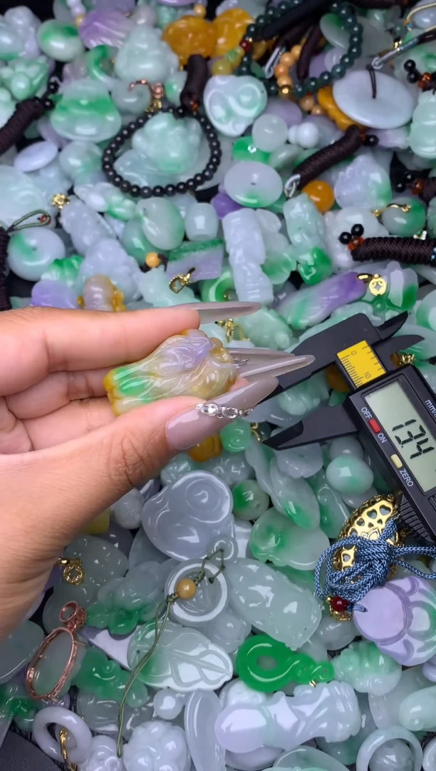 翡翠未镶嵌颈饰天然缅甸翡翠吊坠