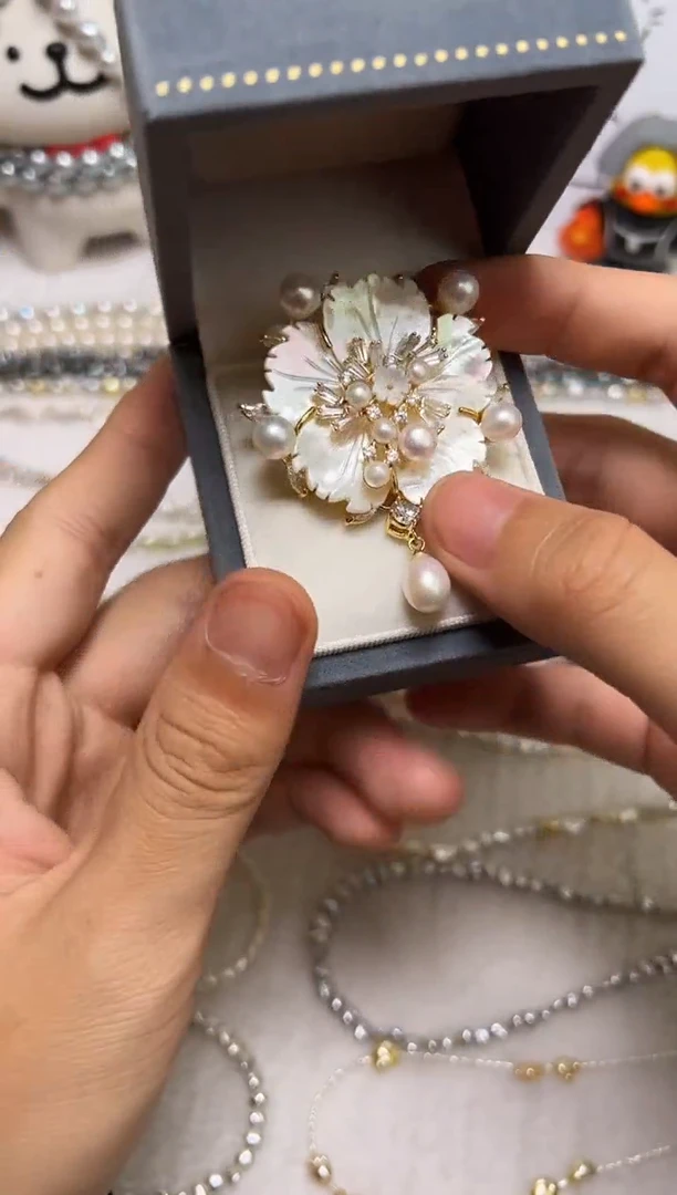 未镶嵌胸饰淡水珍珠珍珠