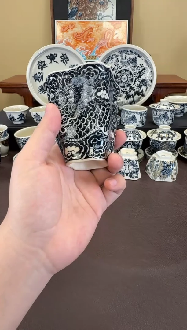 二号釉云墨麒麟公道杯