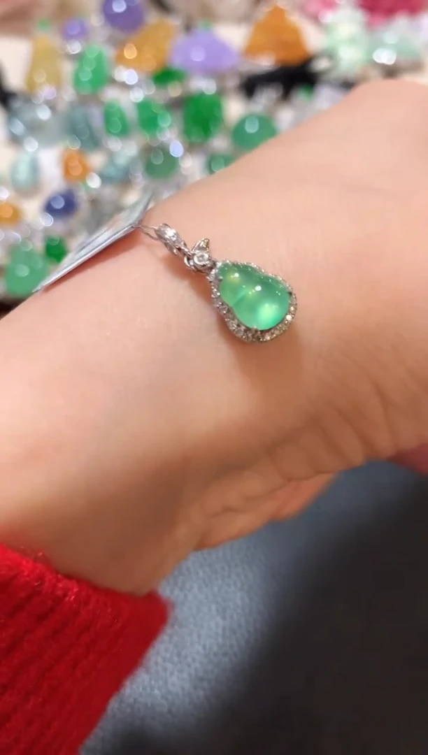 吊坠(不含链)18K金镶嵌翡翠m8