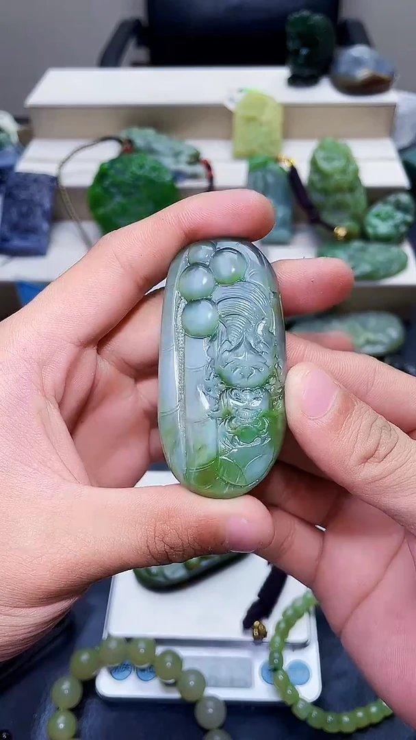 颈饰未镶嵌和田玉1