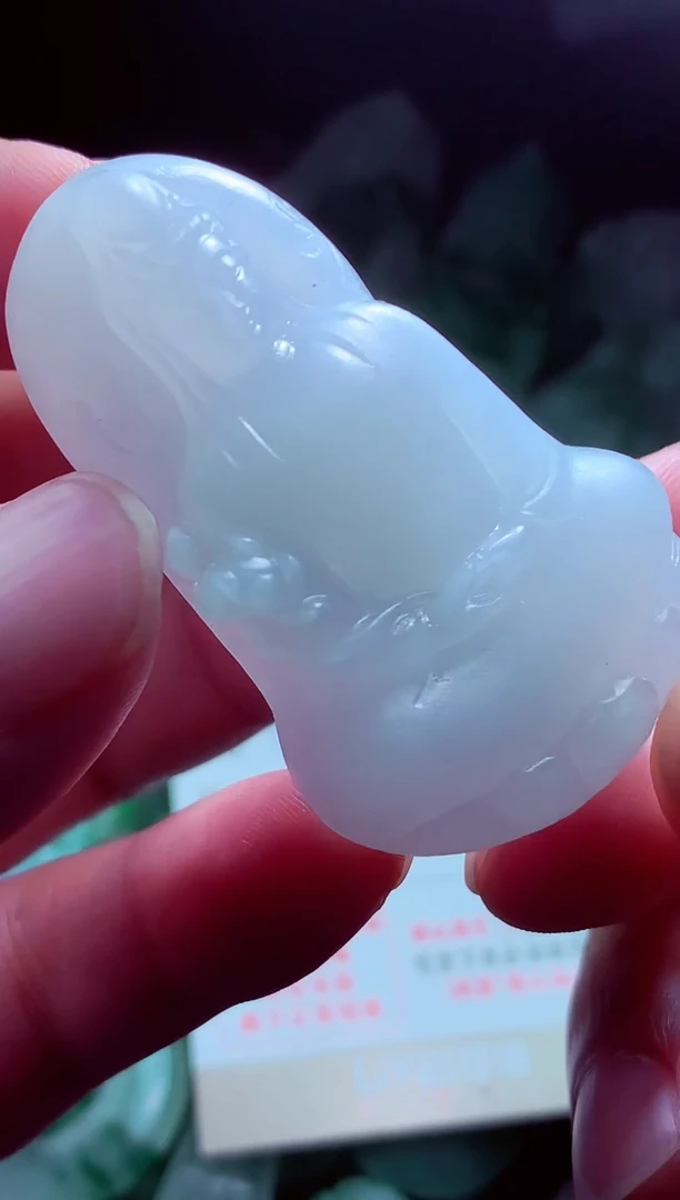 未镶嵌定制翡翠雨***?翡翠毛货定制