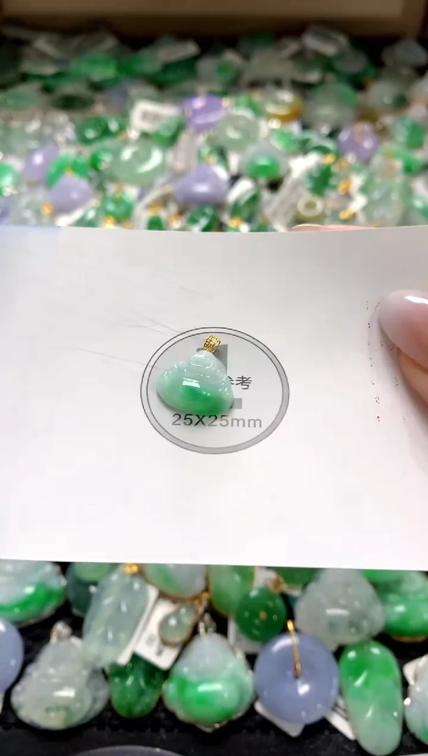 颈饰18K金镶嵌翡翠1111111111111111