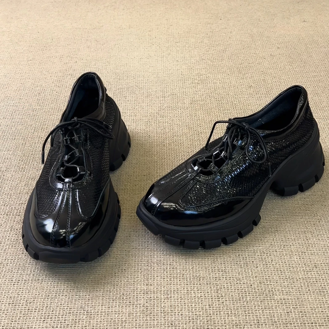 RubyL/6cm小众设计感时尚百搭蛇纹交叉绑带圆头运动厚底单鞋女款