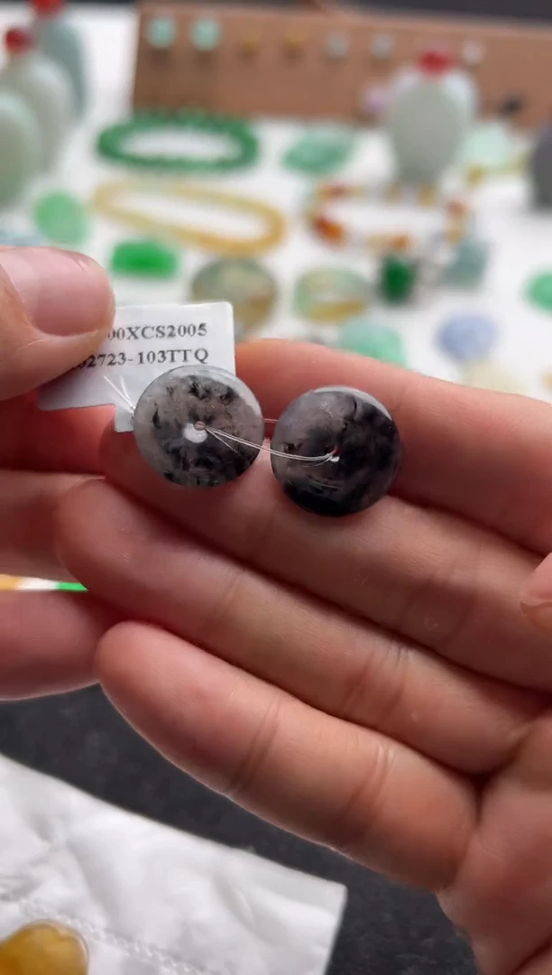 定制翡翠未镶嵌乌鸡扣一对1500+150-sq068