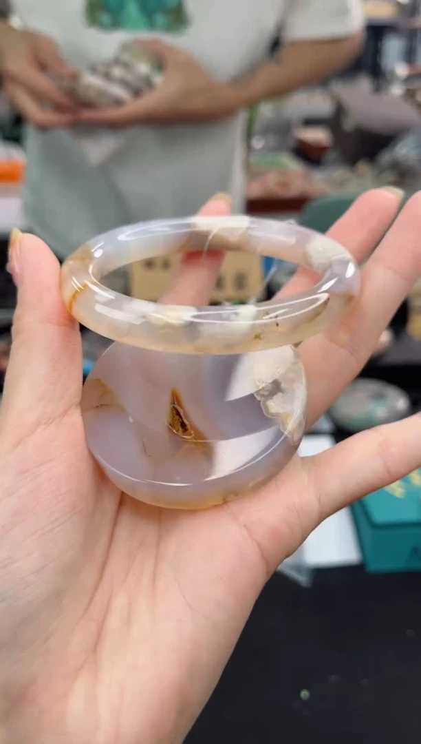 【闪购商品】石英质玉手镯未镶嵌60圈口（赠品镯心）3448044