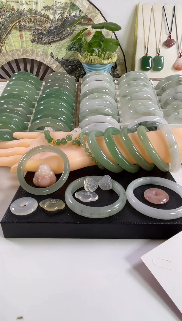 未镶嵌手镯石英质玉（金丝玉）龙*大54