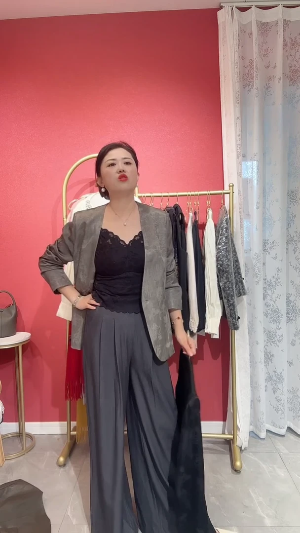 羊羔毛灰色裤子 大桶