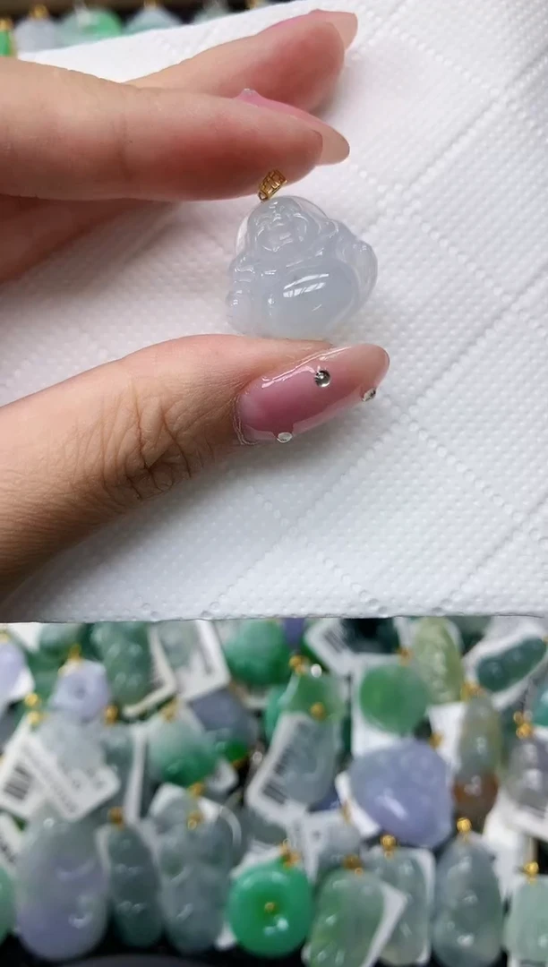 翡翠18K金镶嵌颈饰1111111111