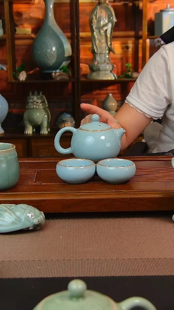 汝瓷茶具支钉烧西施壶带两杯，简装