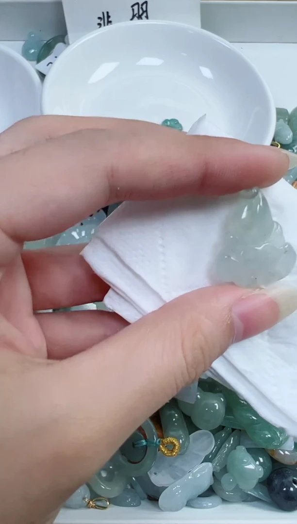 翡翠裸石684号，A货翡翠