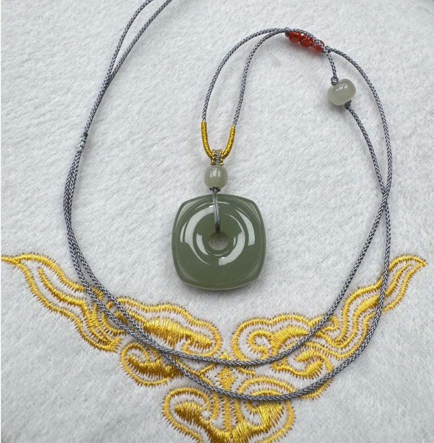 碧雲珠宝 天然和田玉四方平安扣吊坠25mm  时尚 精美