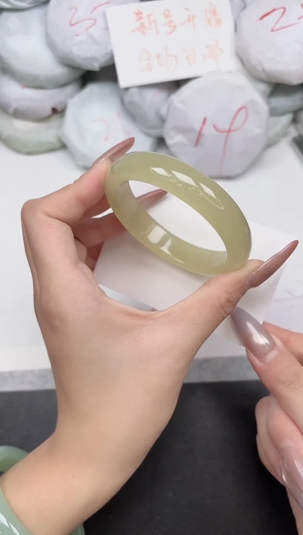 东凌女款手镯84-57.9