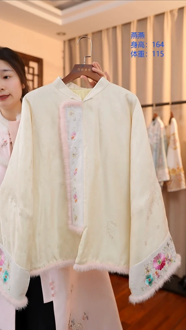 刺绣桑蚕丝冬款上衣