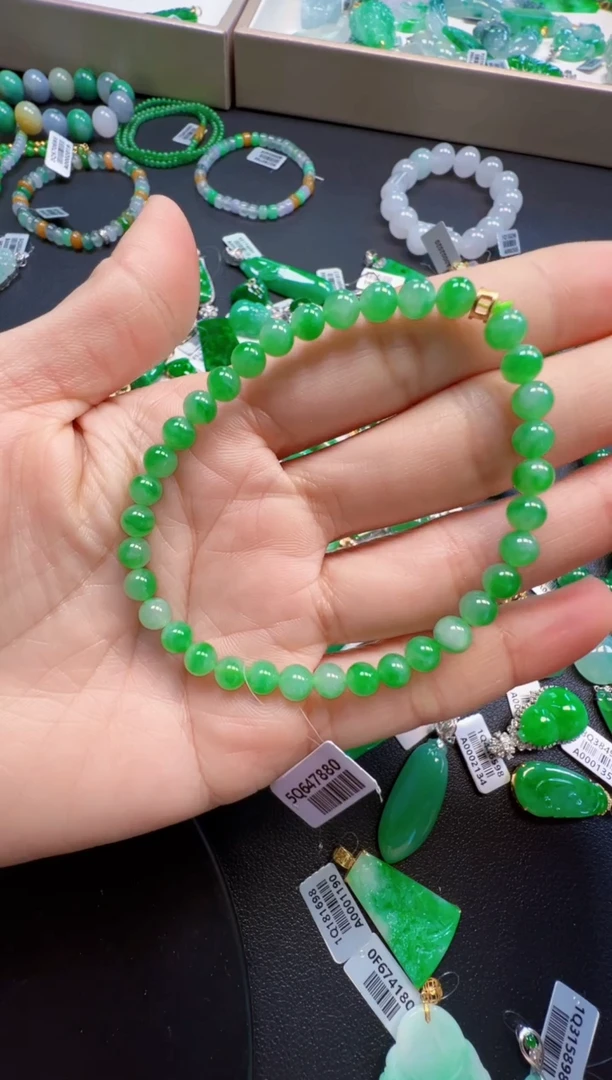 【闪购商品】翡翠手链未镶嵌6800一条