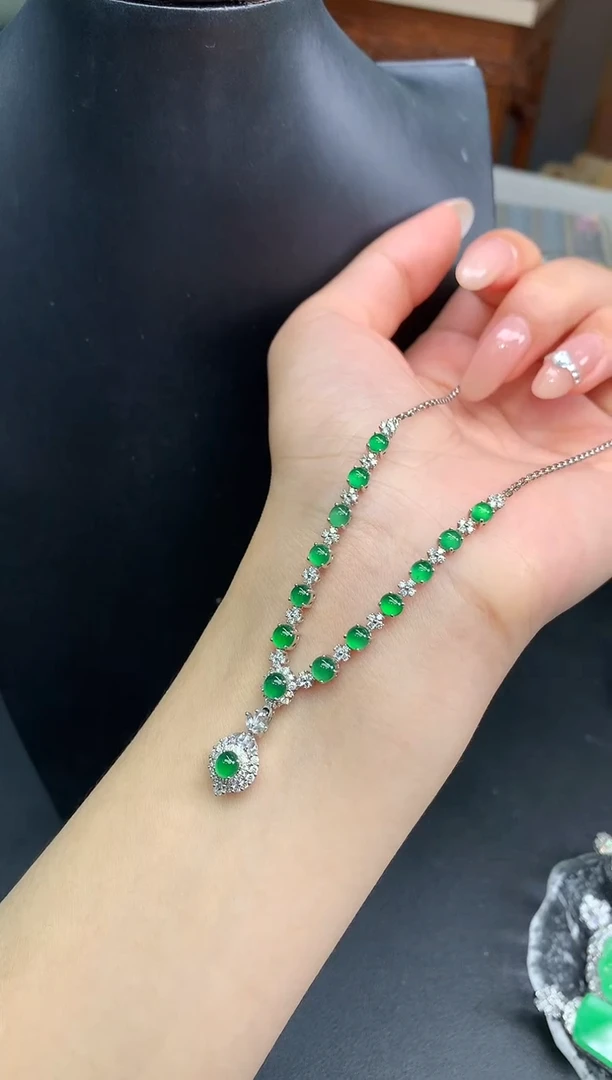 套链18K金镶嵌翡翠套链