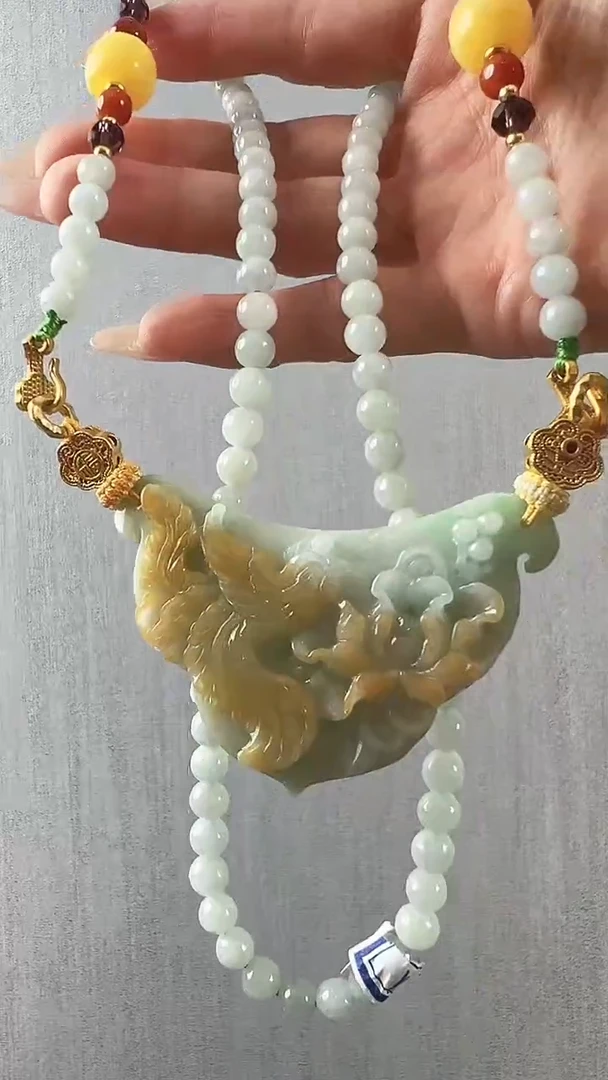 颈饰未镶嵌翡翠凤穿牡丹