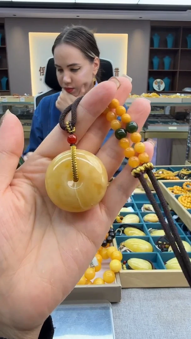 琥珀颈饰未镶嵌116秒拍号 假一罚三