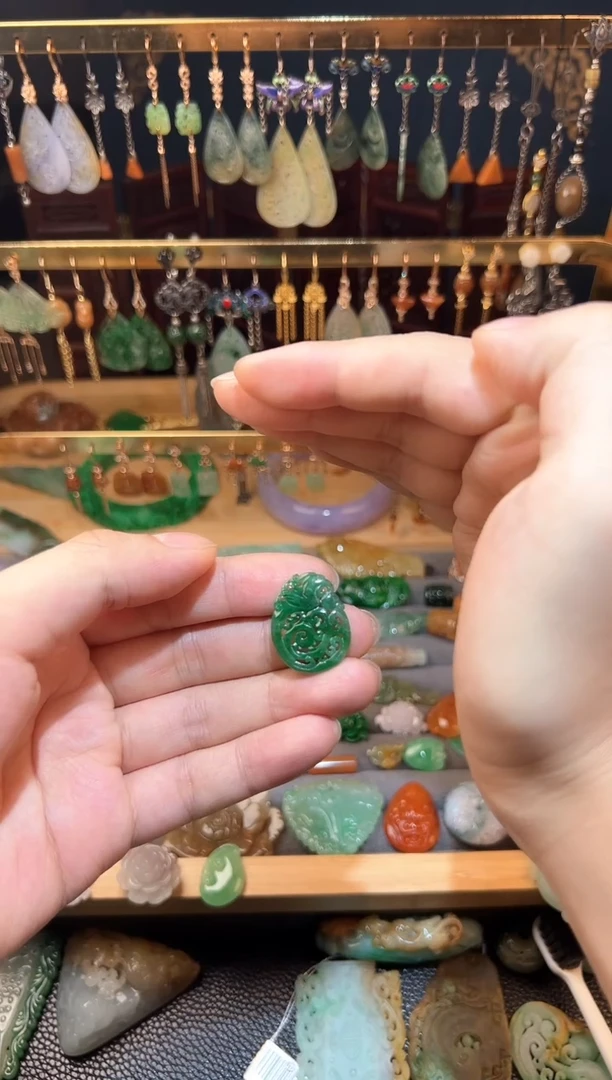 定制翡翠未镶嵌翡翠