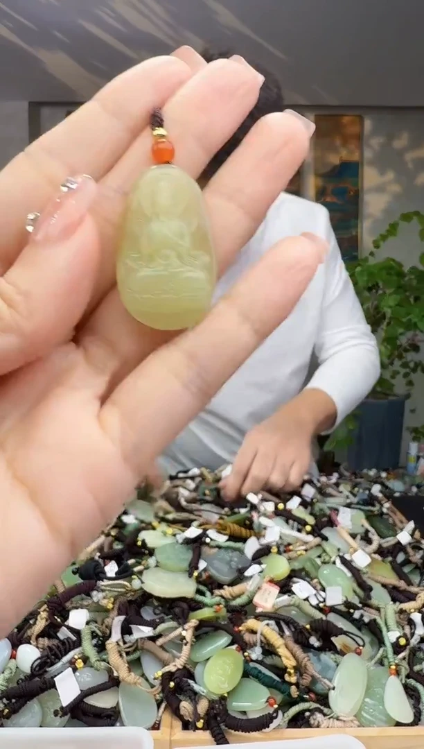 未镶嵌和田玉挂件拍一发一