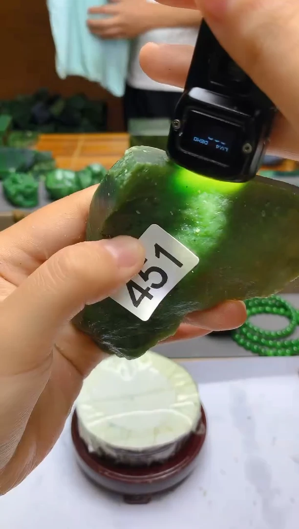 和田玉（碧玉）未镶嵌珠宝半成品451