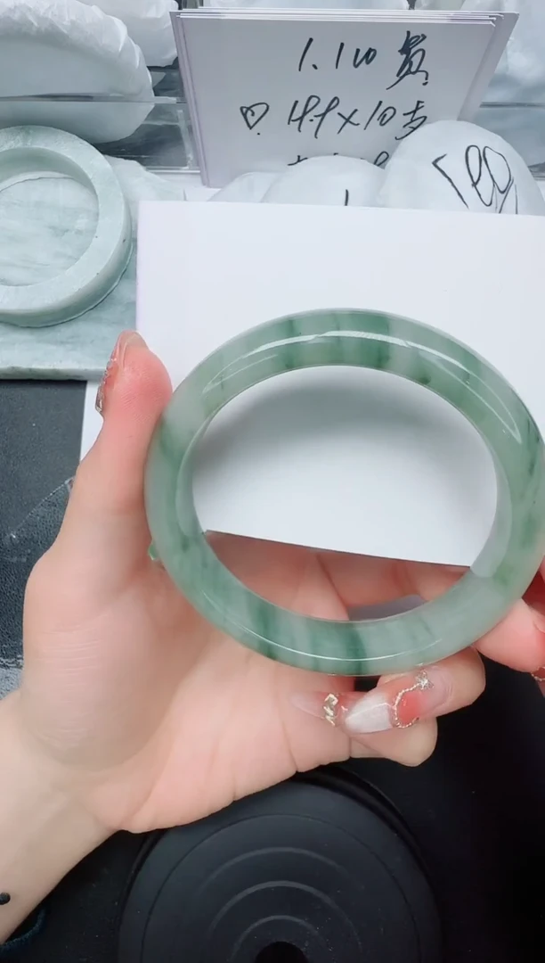 石英质玉手镯未镶嵌118/60.5