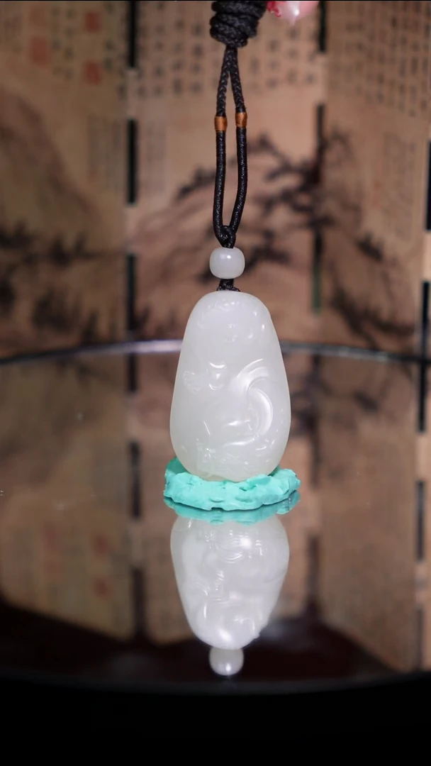 未镶嵌和田玉挂件32.4g苏工子料龙牌