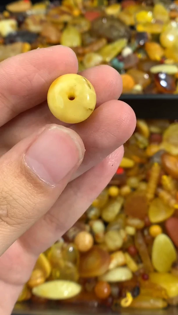 蜜蜡未镶嵌珠宝奇石1