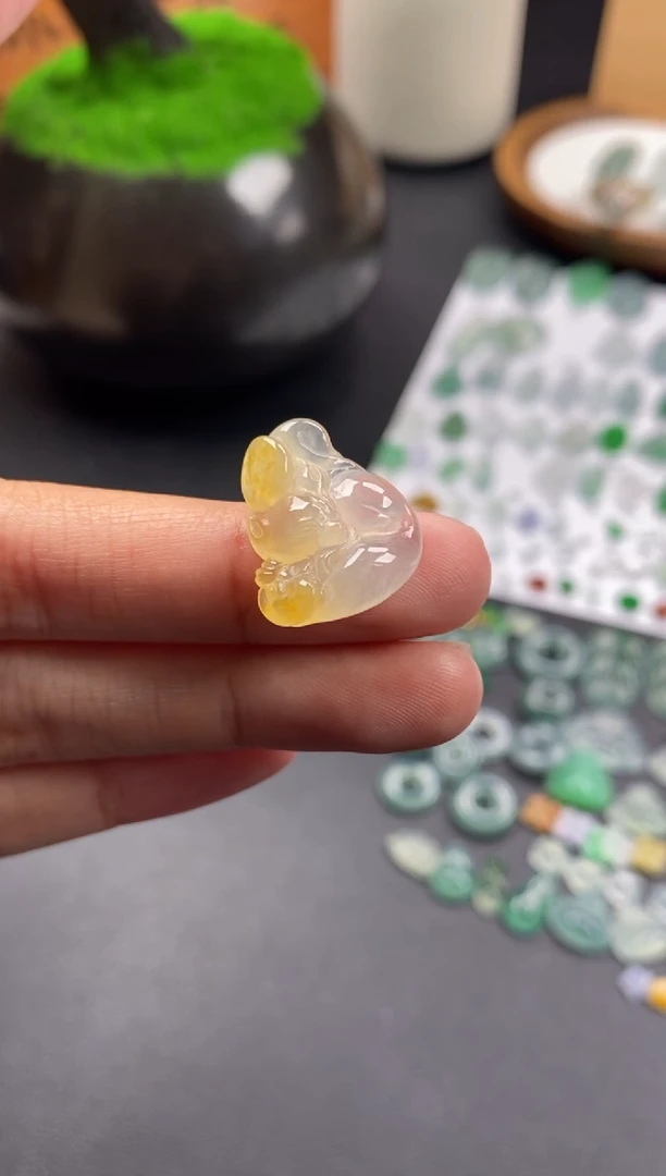 颈饰未镶嵌翡翠翡翠冰种裸石