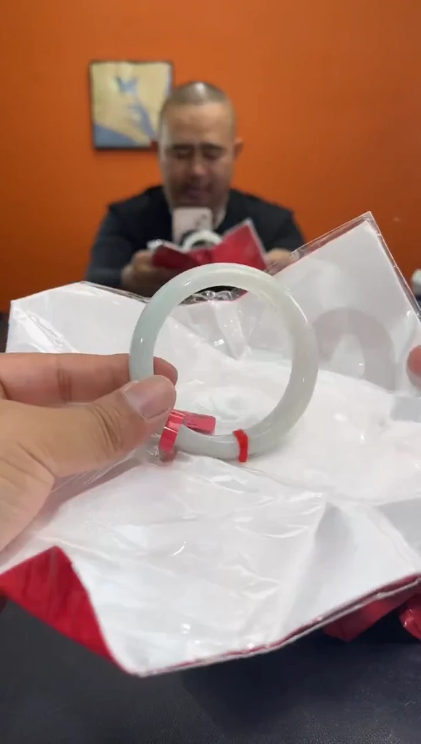 未镶嵌手镯翡翠17        圈口57