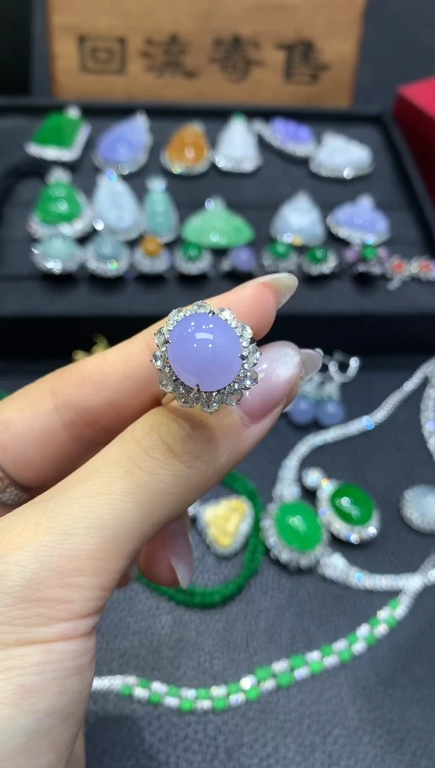 18K金镶嵌戒指翡翠80团购