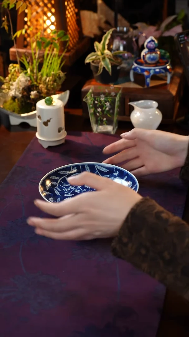 青花花卉壶承