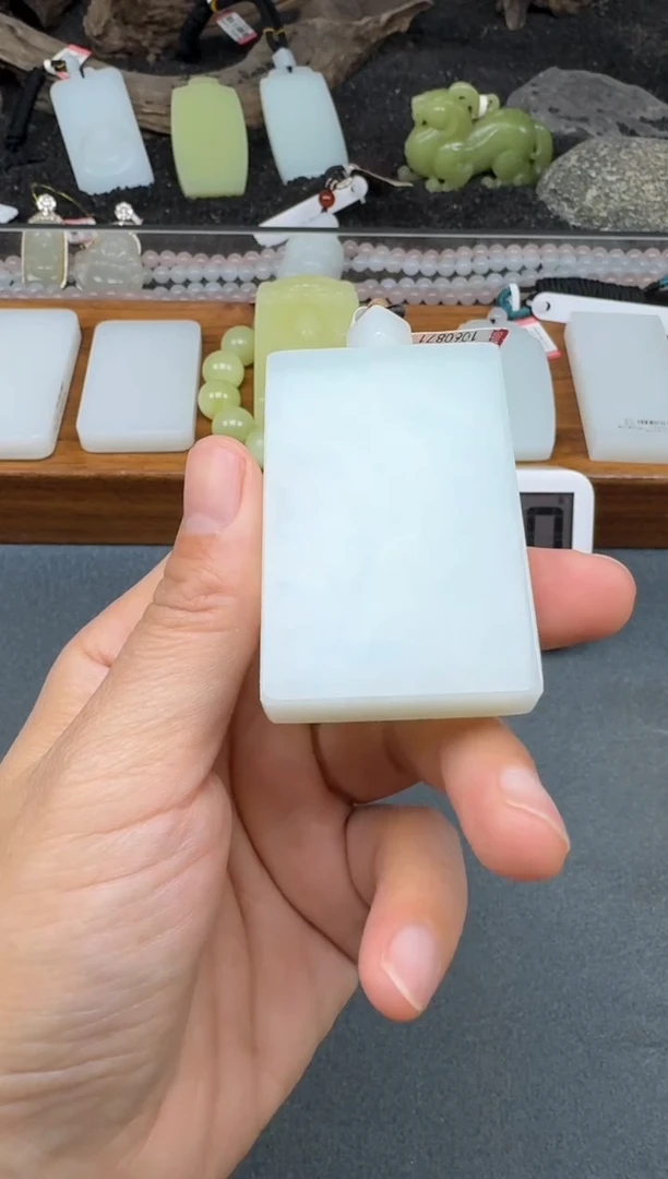 颈饰未镶嵌和田玉2