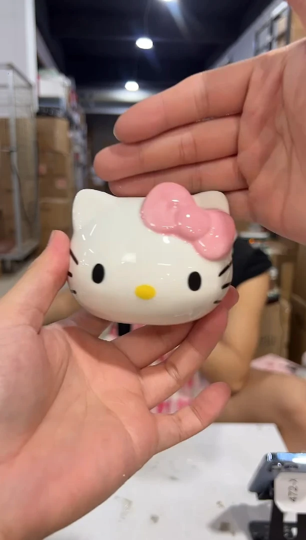 瓷片小号粉色kt猫粉瓶