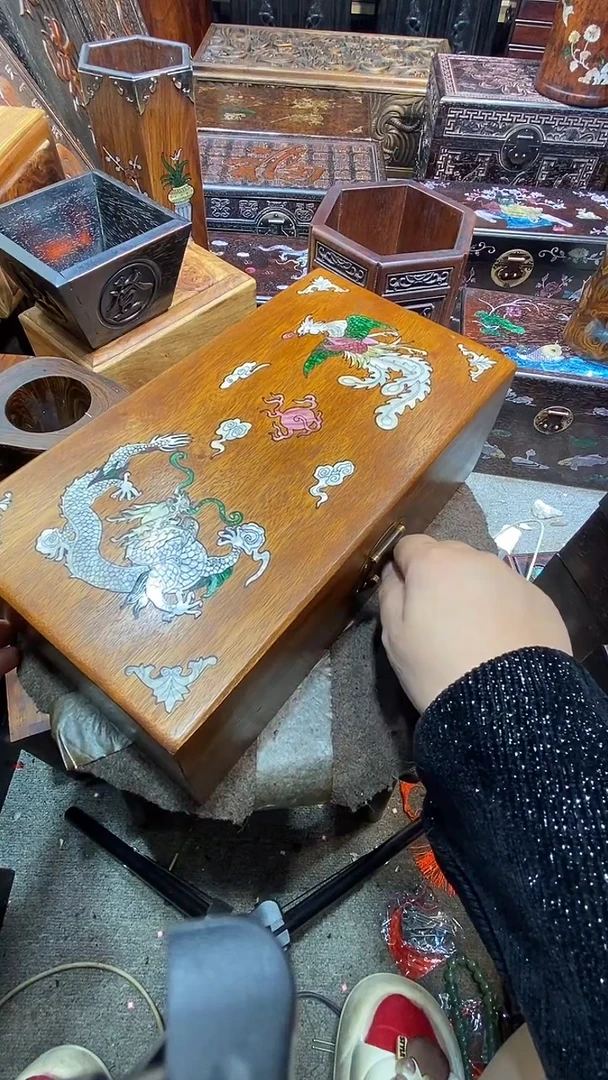 木木雕款请****j大盒子一个