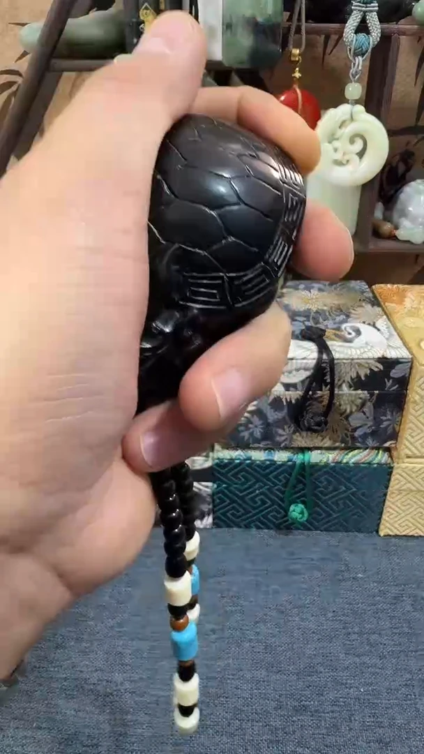 颈饰未镶嵌和田玉（墨玉）把件黑龍龟