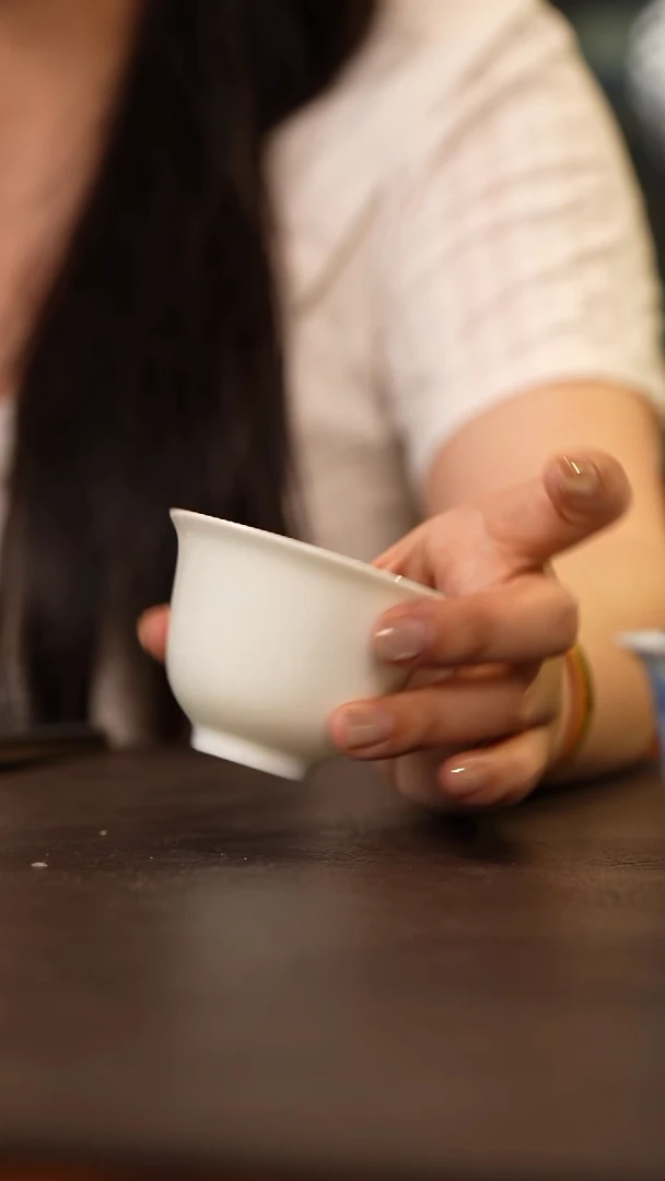 景德镇纯手工白胎铃铛杯