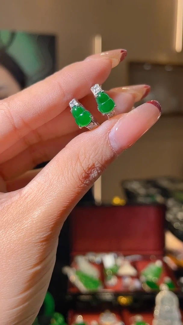 【闪购商品】翡翠耳饰银S925镶嵌天然翡翠A货