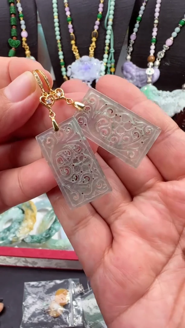 颈饰未镶嵌翡翠耳环