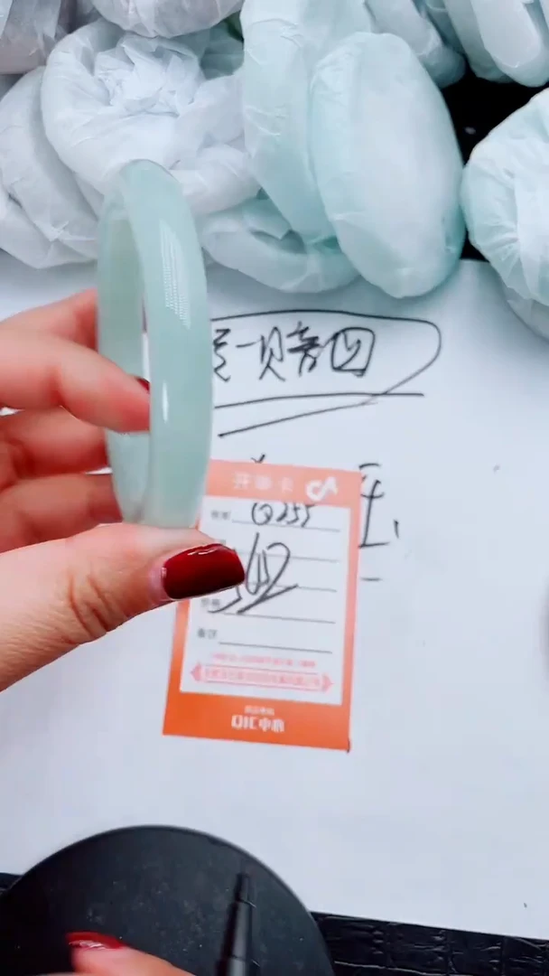 【闪购商品】石英质玉手镯未镶嵌Q255-56-57