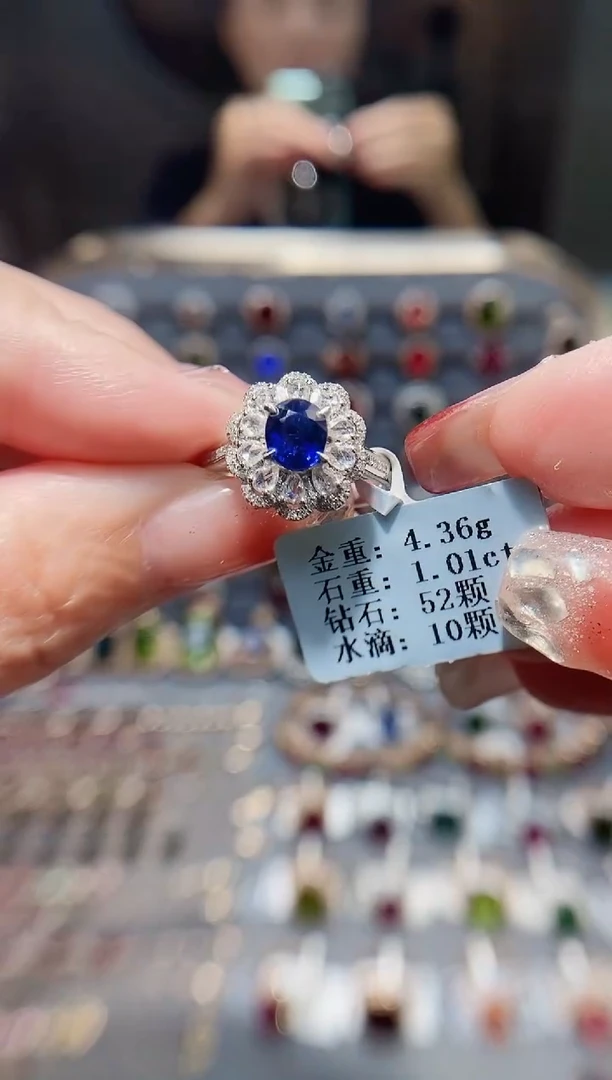 戒指蓝宝石18K金镶嵌1.01.