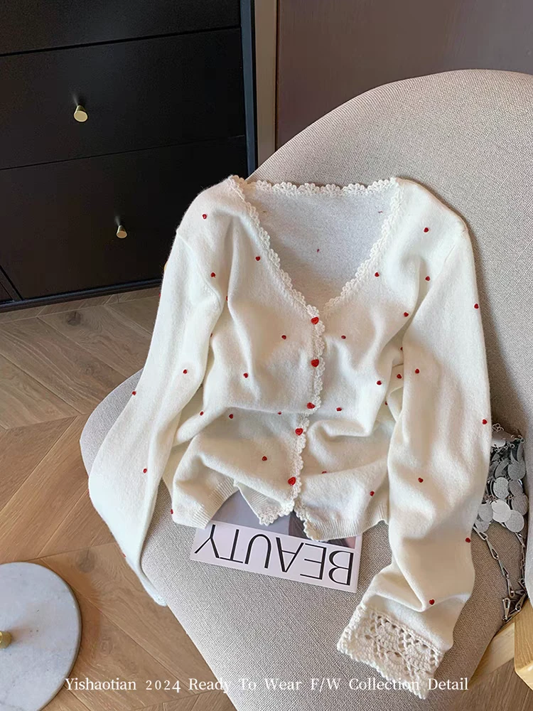 【爱心点点】白色爱心纽扣开衫女2025春季新款韩系温柔蕾丝边毛衣