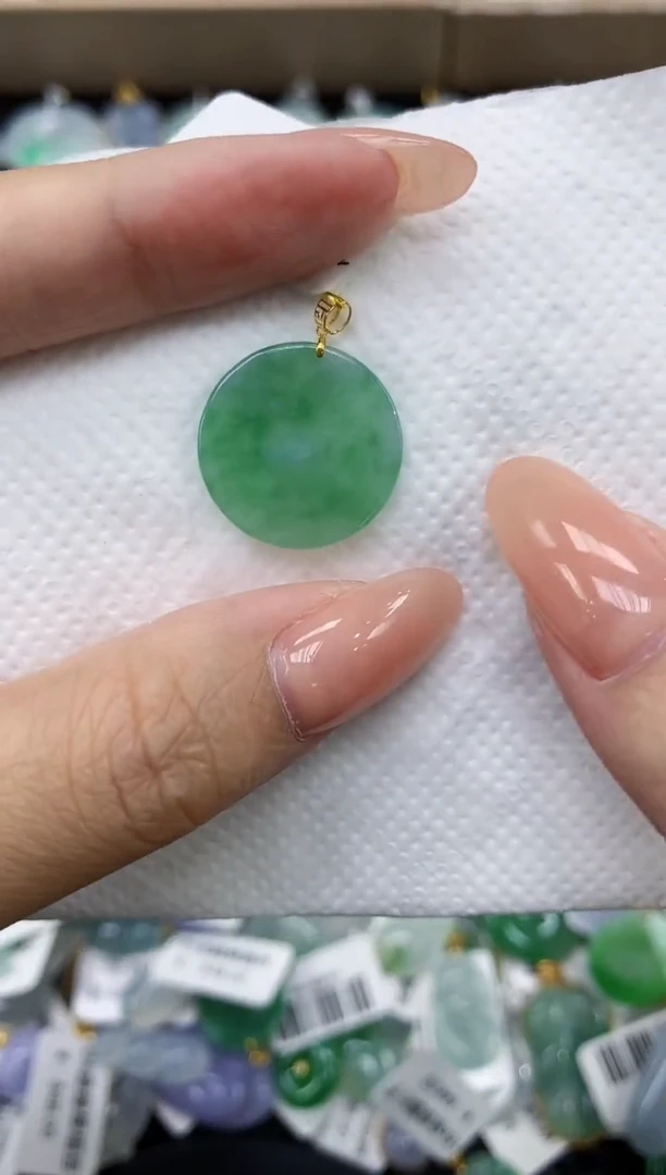 颈饰18K金镶嵌翡翠11111111111