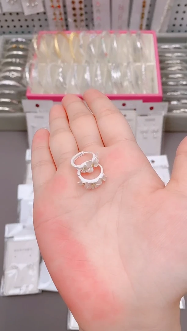 足银珐琅古法小花耳扣