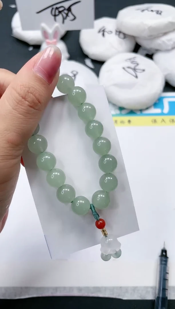 石英质玉手镯未镶嵌手链