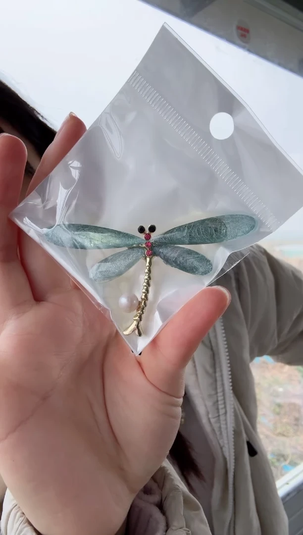 【闪购商品】淡水珍珠胸饰合金蝴蝶胸针