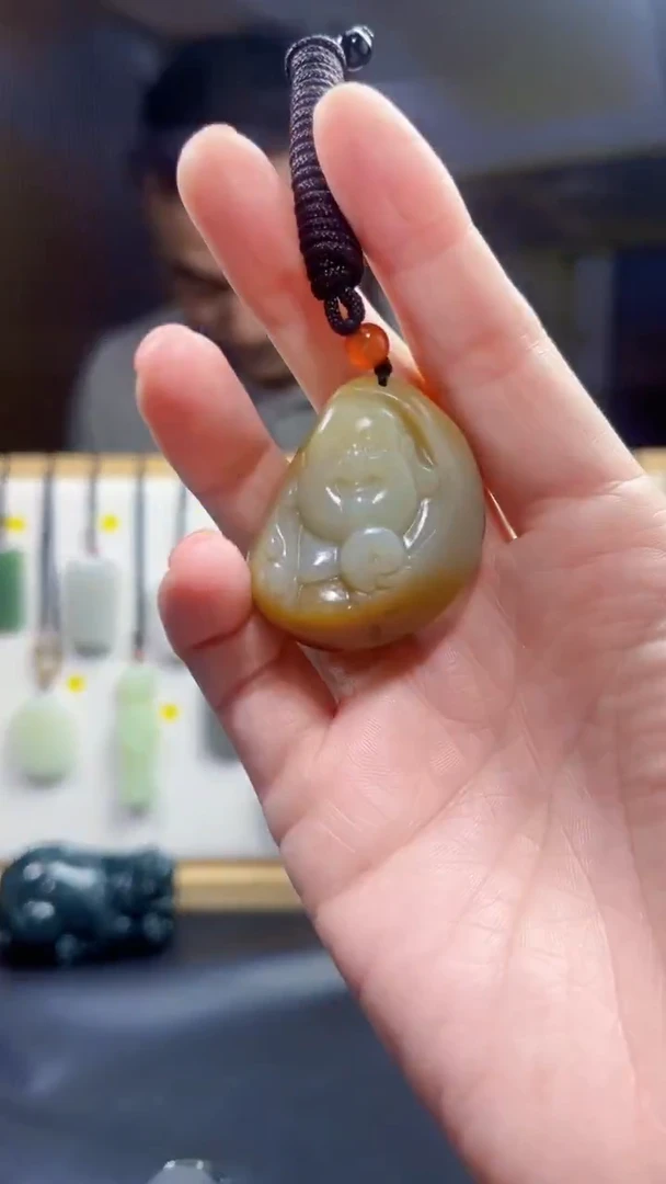 和田玉未镶嵌颈饰·