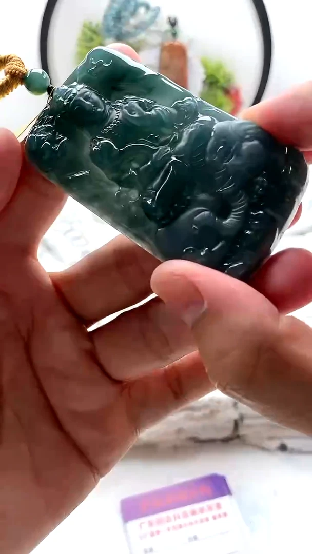 翡翠未镶嵌颈饰普贤