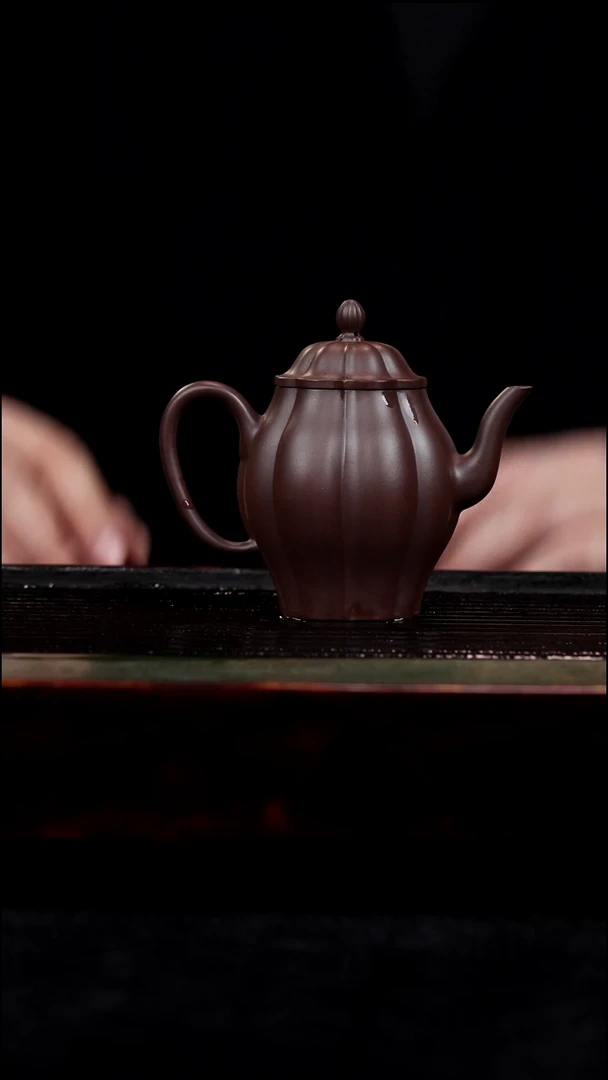 茶壶紫砂筋纹水仙 老紫料