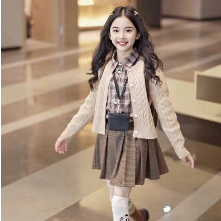 女童休闲套装2025秋装新款漂亮儿童短裙毛衣中大童三件套外套